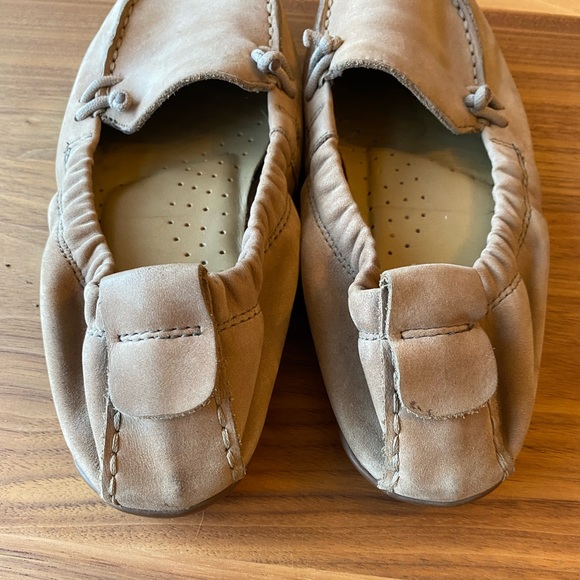 NOT FOR SALE Hush Puppies Suede Moccasin Loafers - Picture 3 of 7